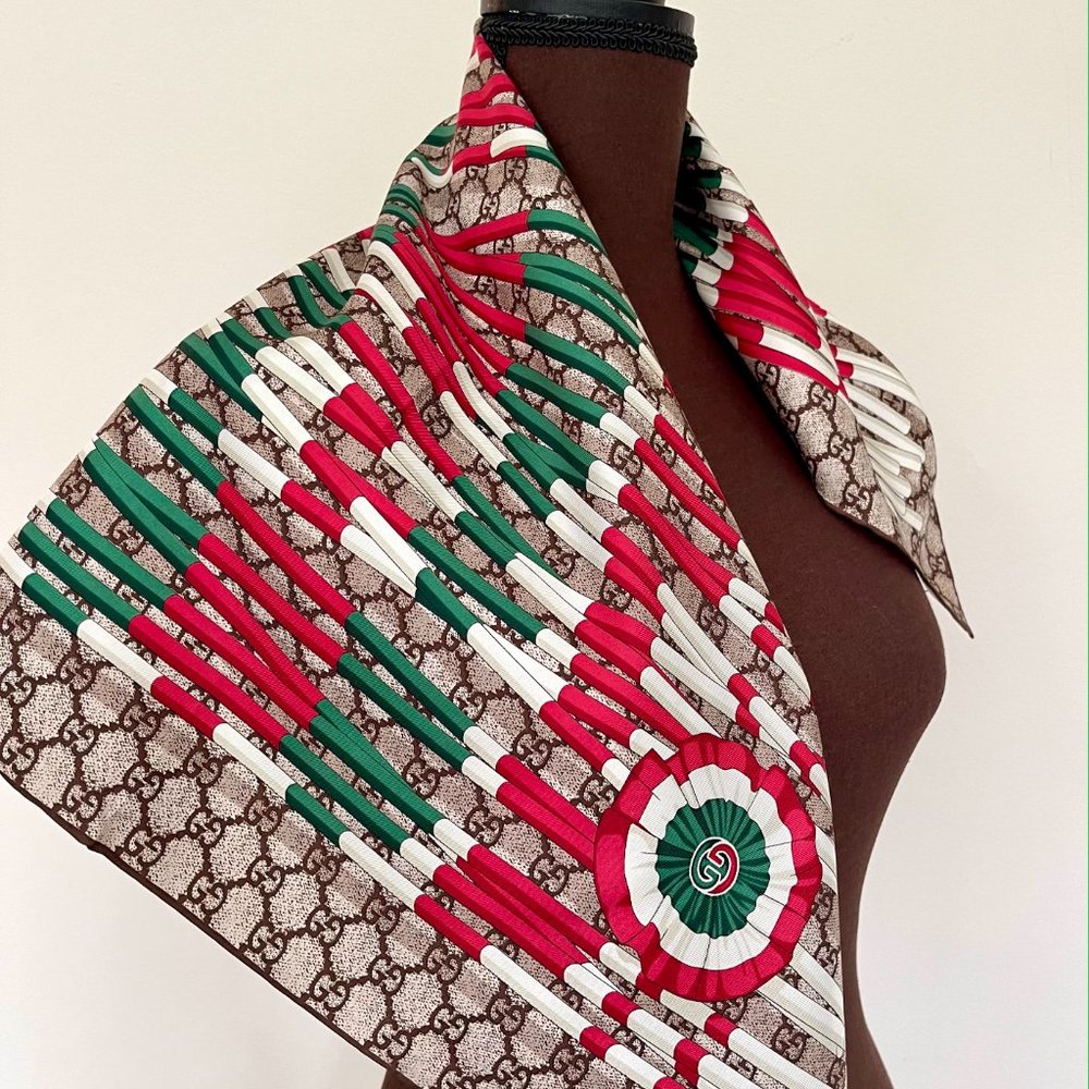 New Gucci Scarf GG Logo Club Beige Brown Silk Scarf Wrap with Gucci Gift Box - Picture 5 of 16